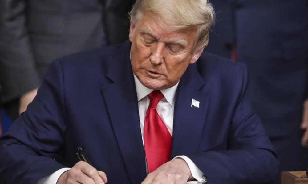 ΗΠΑ: O πρώην δικηγόρος του Τραμπ θα καταθέσει εναντίον του